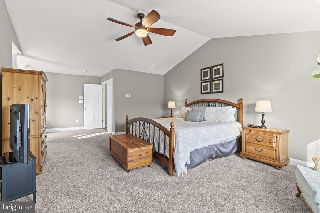 41389 HOLIDAY COURT
