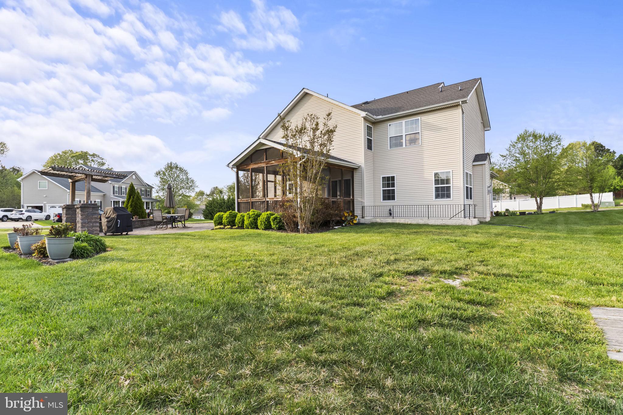 41389 HOLIDAY COURT