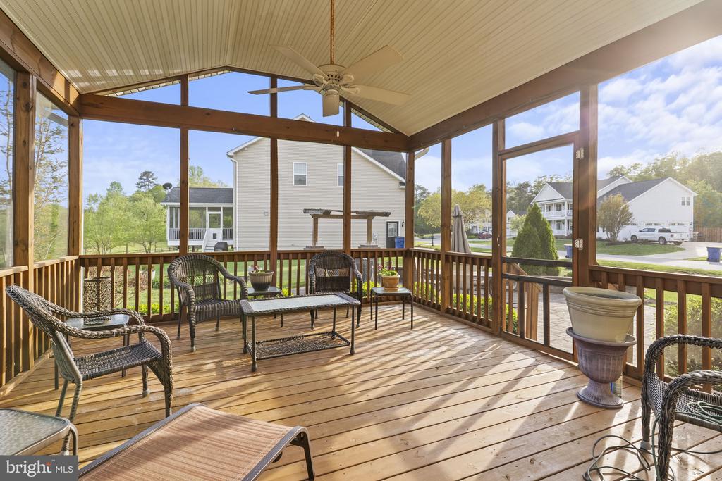 41389 HOLIDAY COURT