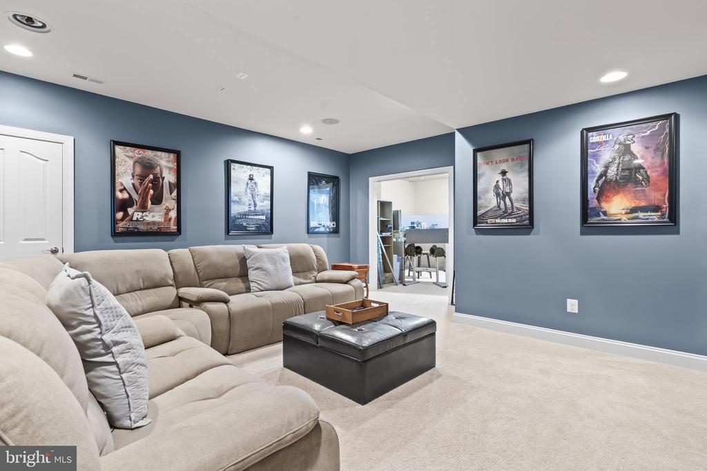 41389 HOLIDAY COURT