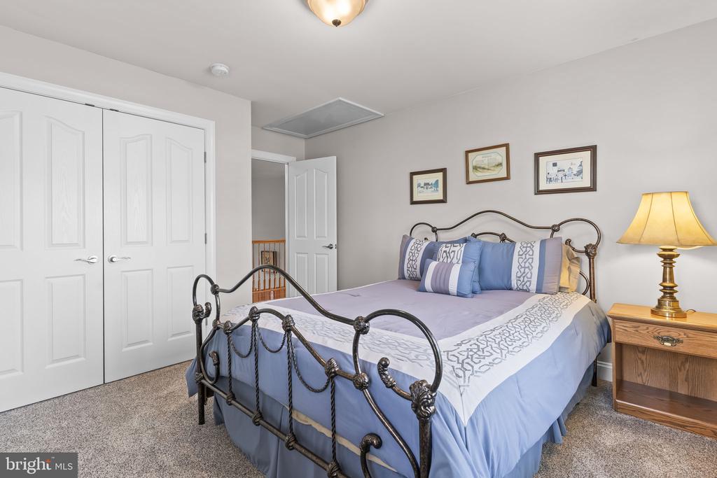 41389 HOLIDAY COURT