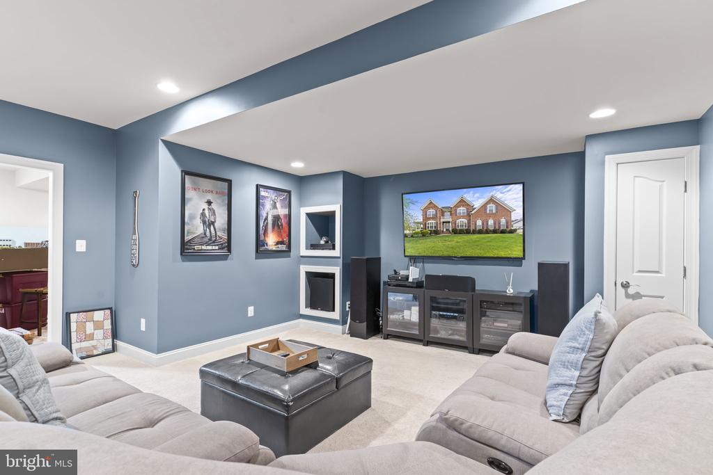 41389 HOLIDAY COURT