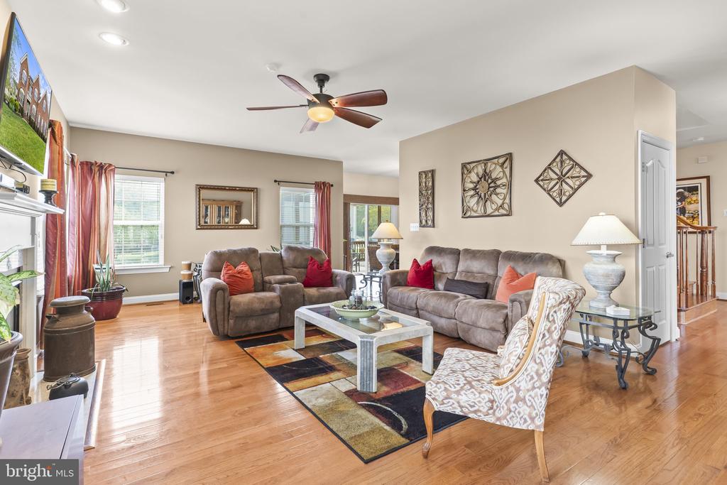 41389 HOLIDAY COURT