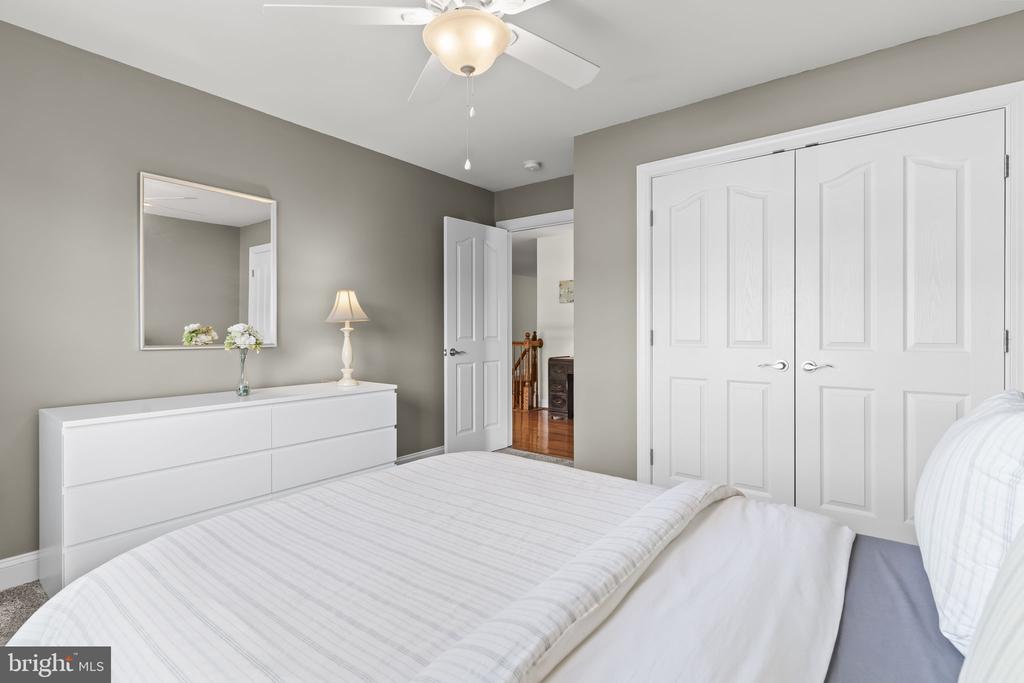41389 HOLIDAY COURT