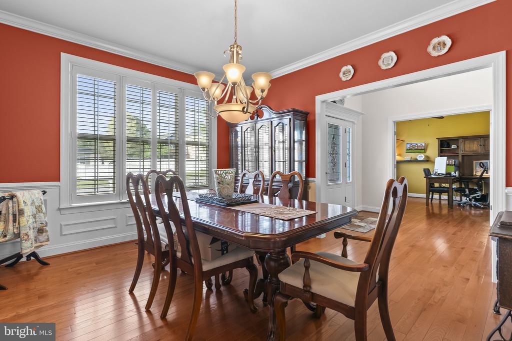41389 HOLIDAY COURT