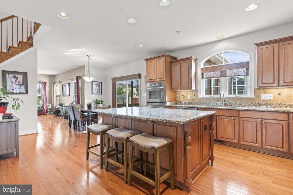 41389 HOLIDAY COURT