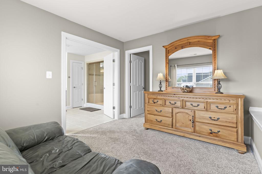 41389 HOLIDAY COURT