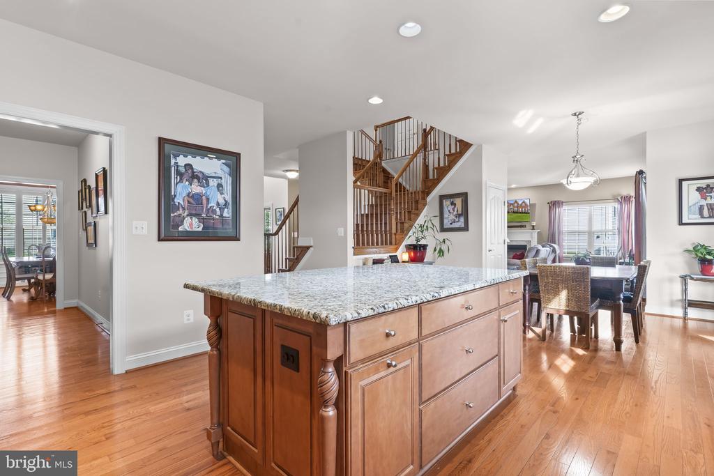 41389 HOLIDAY COURT