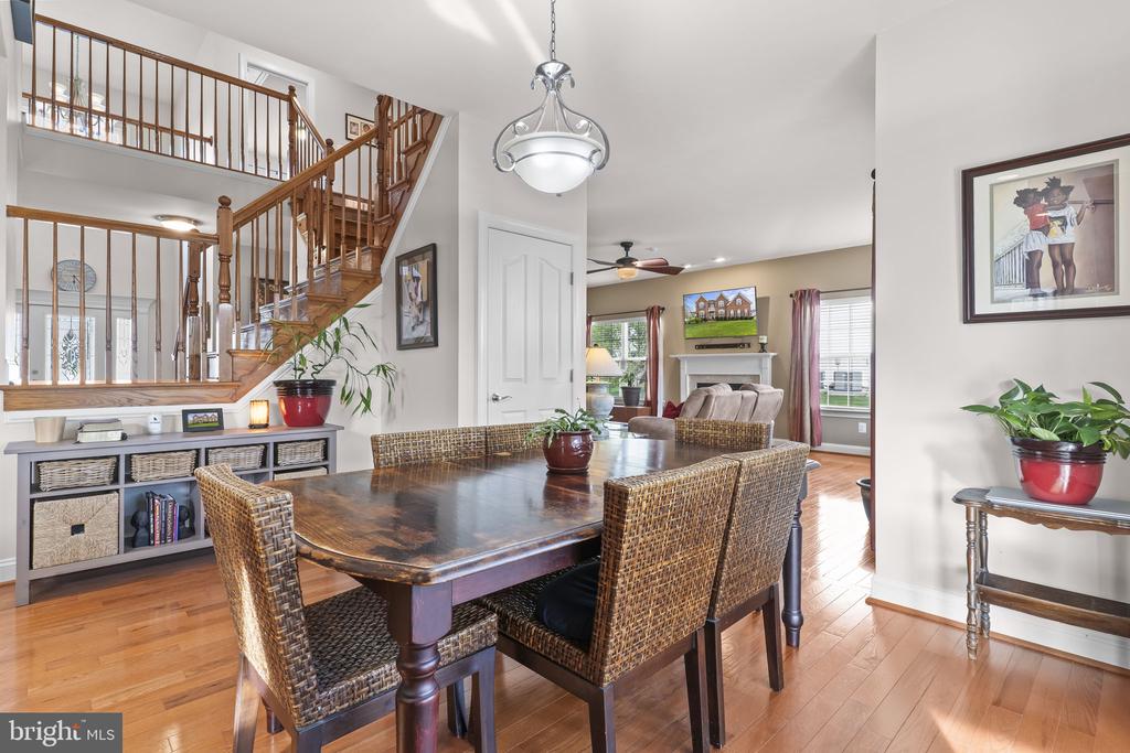 41389 HOLIDAY COURT