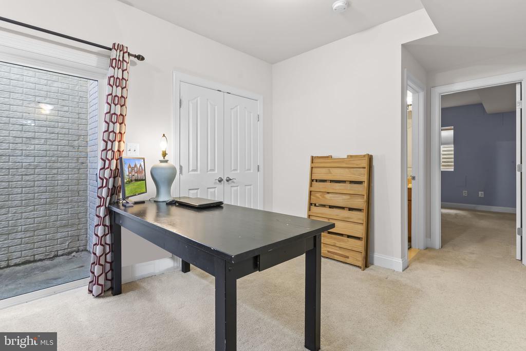 41389 HOLIDAY COURT