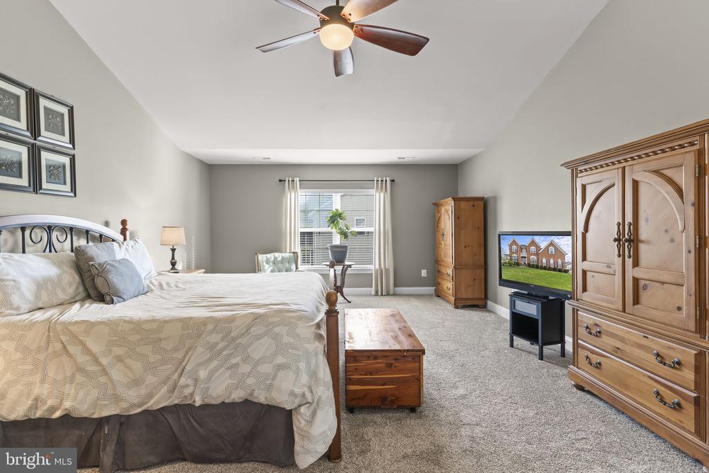 41389 HOLIDAY COURT