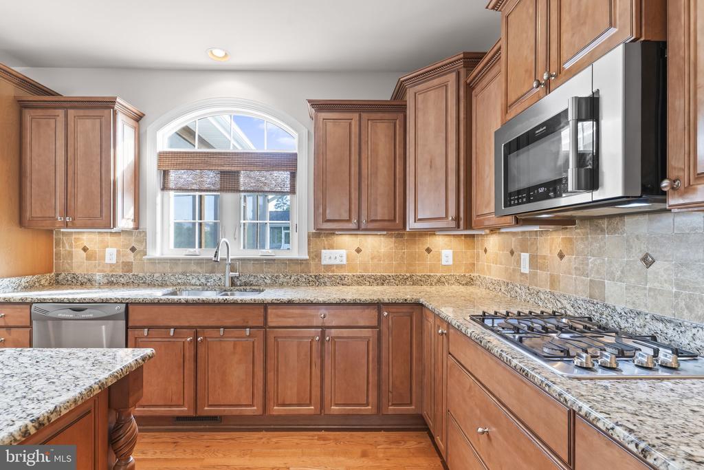 41389 HOLIDAY COURT
