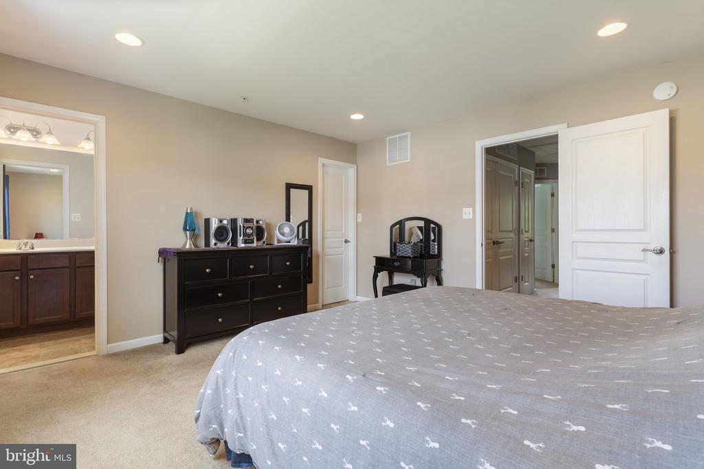 23159 FOXGLOVE WAY