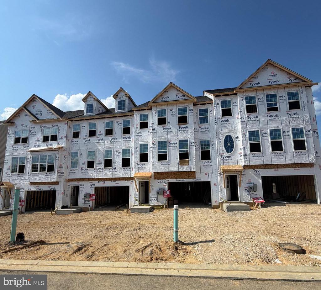 Lot 143 - 23641 DRAGONFLY LANE