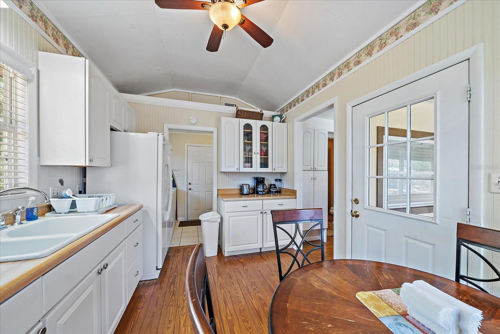 8280 IBIS ST