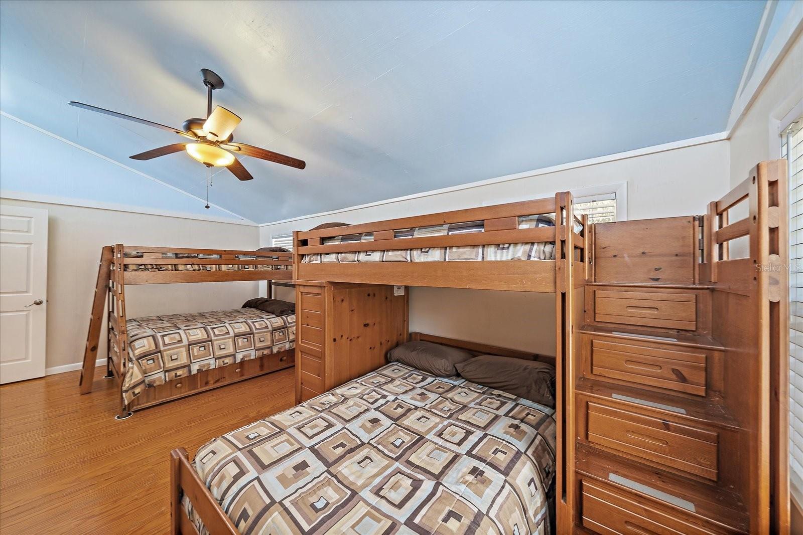 8280 IBIS ST