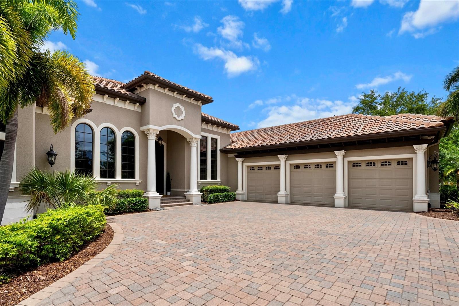 6926 LACANTERA CIR