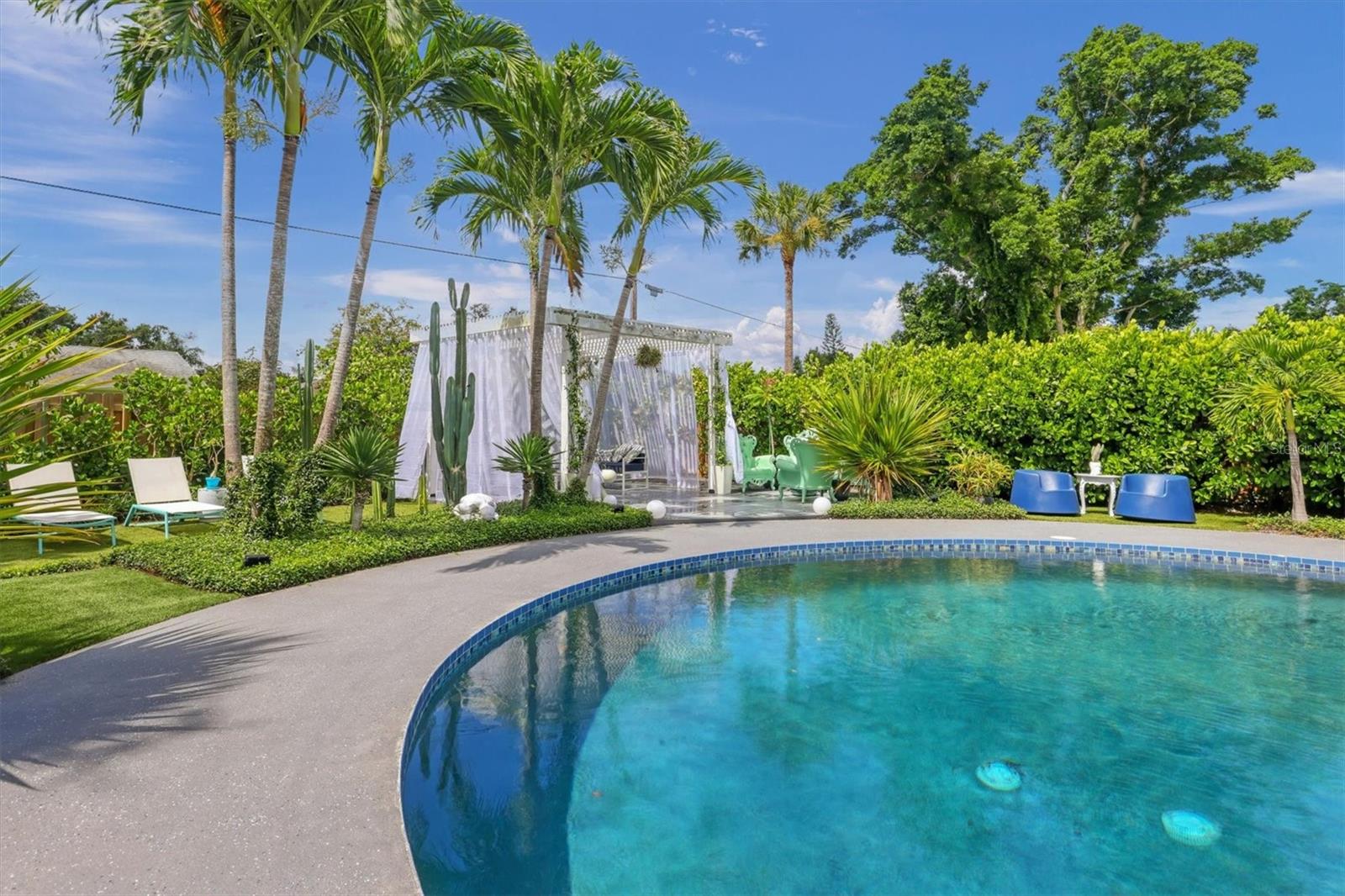 2154 BOUGAINVILLEA ST