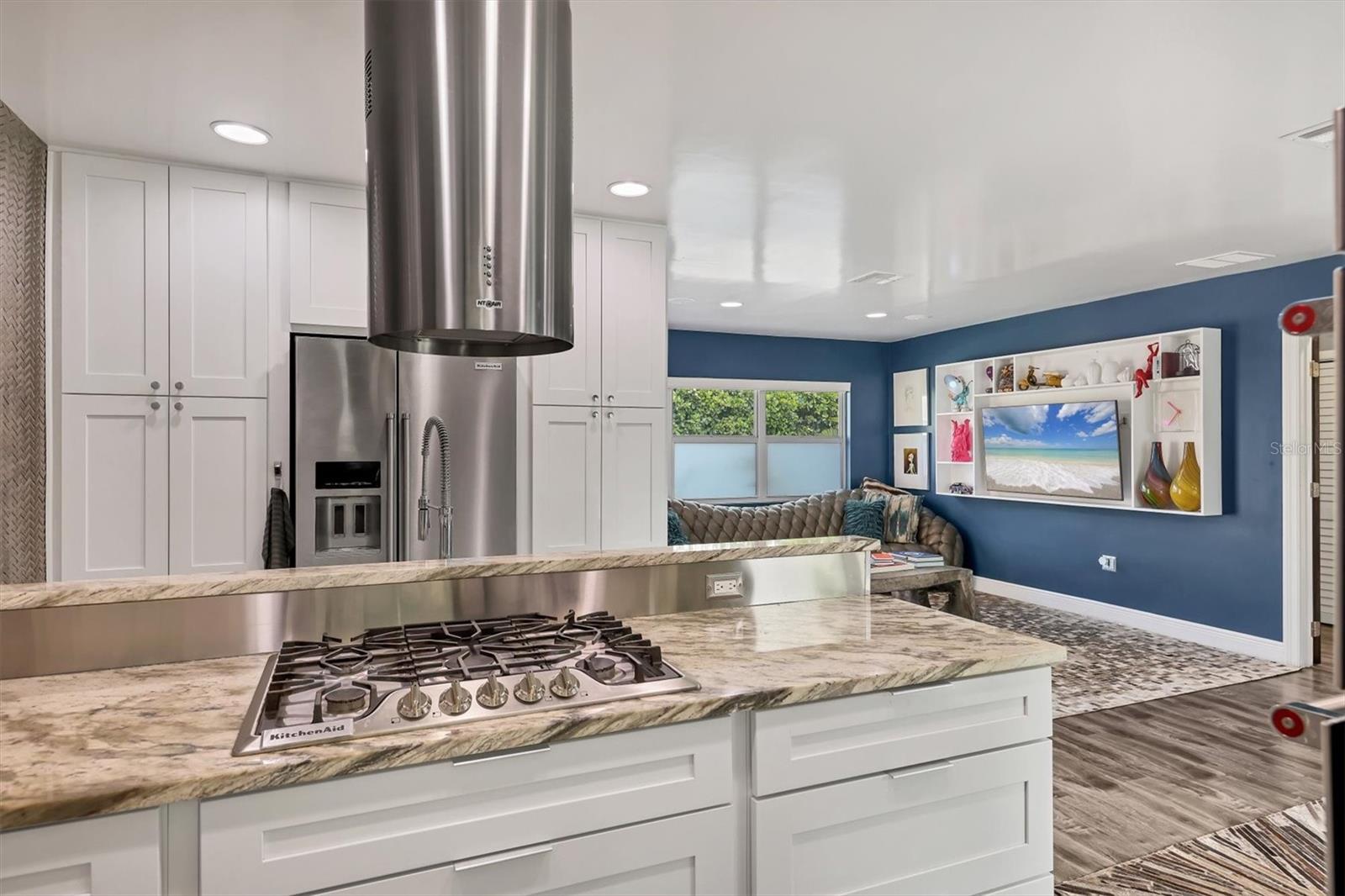 2154 BOUGAINVILLEA ST