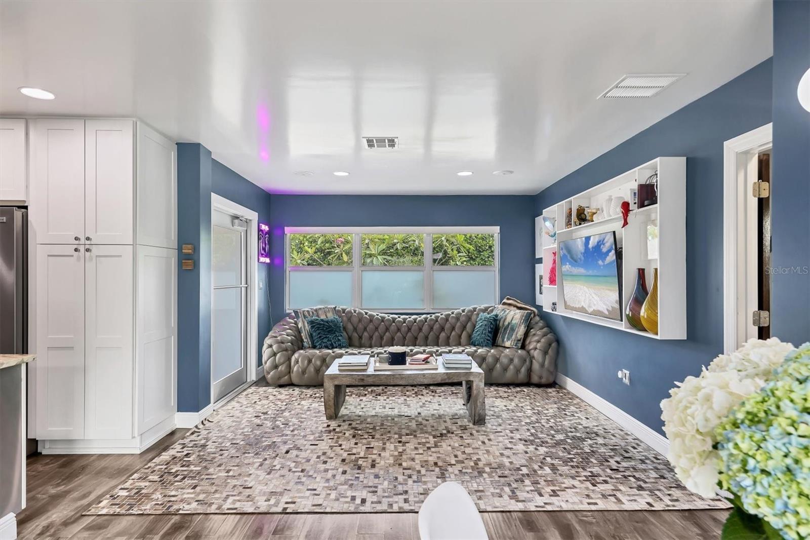 2154 BOUGAINVILLEA ST