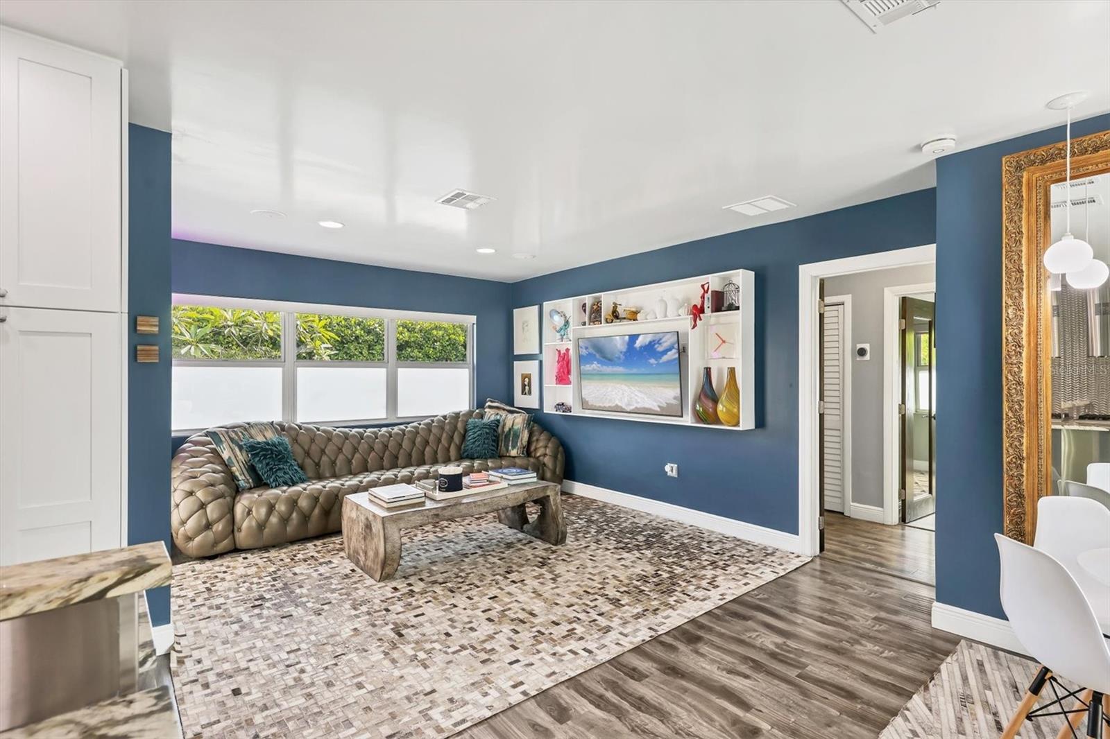 2154 BOUGAINVILLEA ST