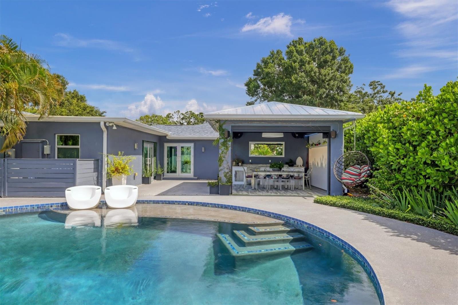 2154 BOUGAINVILLEA ST