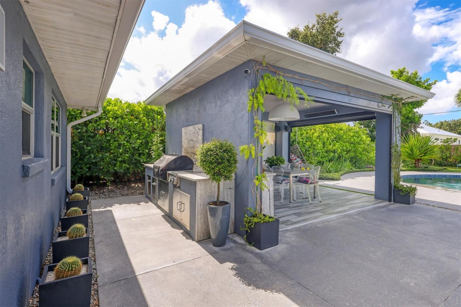 2154 BOUGAINVILLEA ST