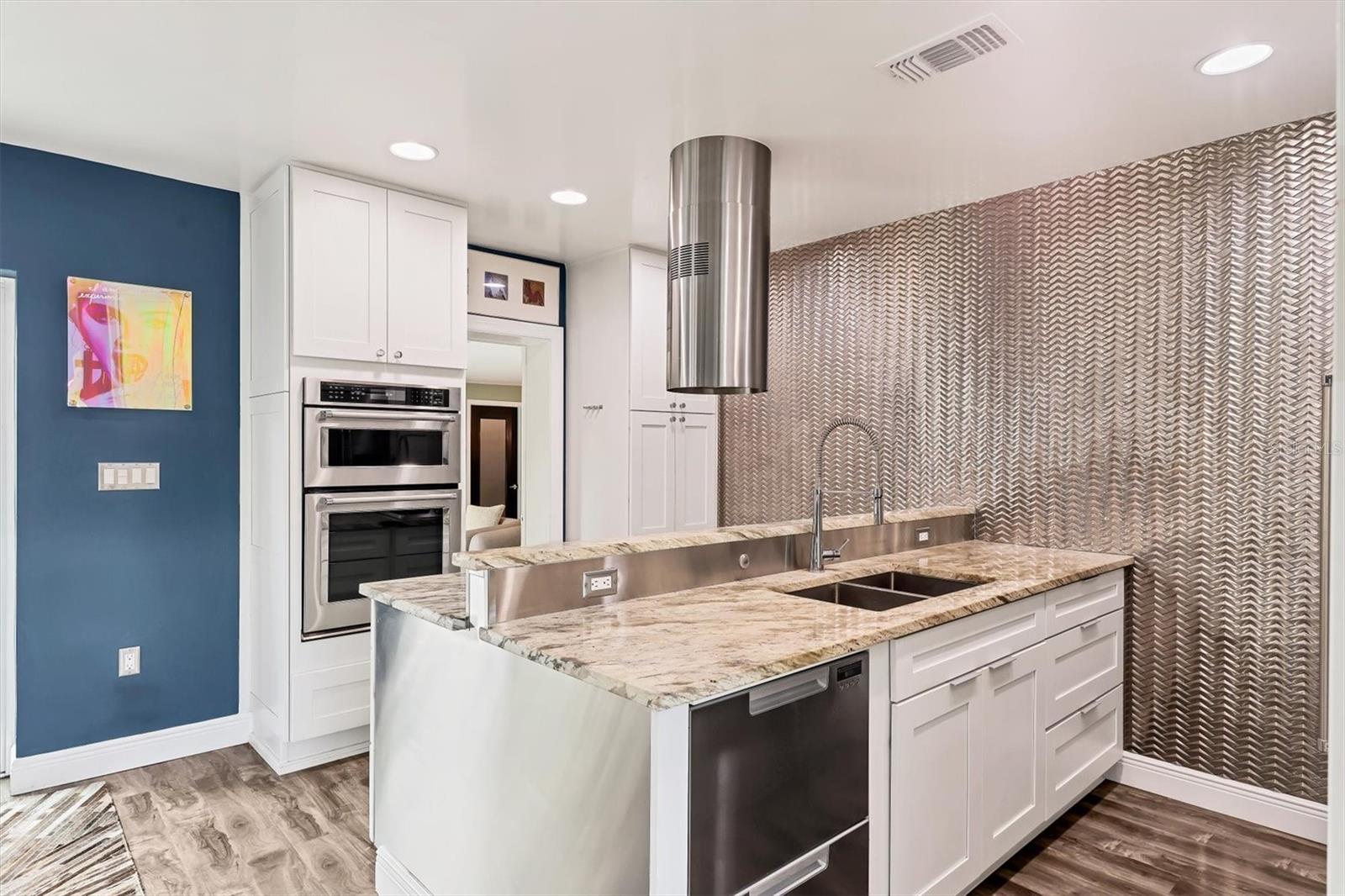 2154 BOUGAINVILLEA ST