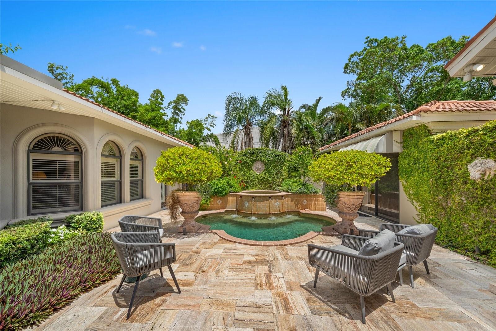 1547 SANDPIPER LN