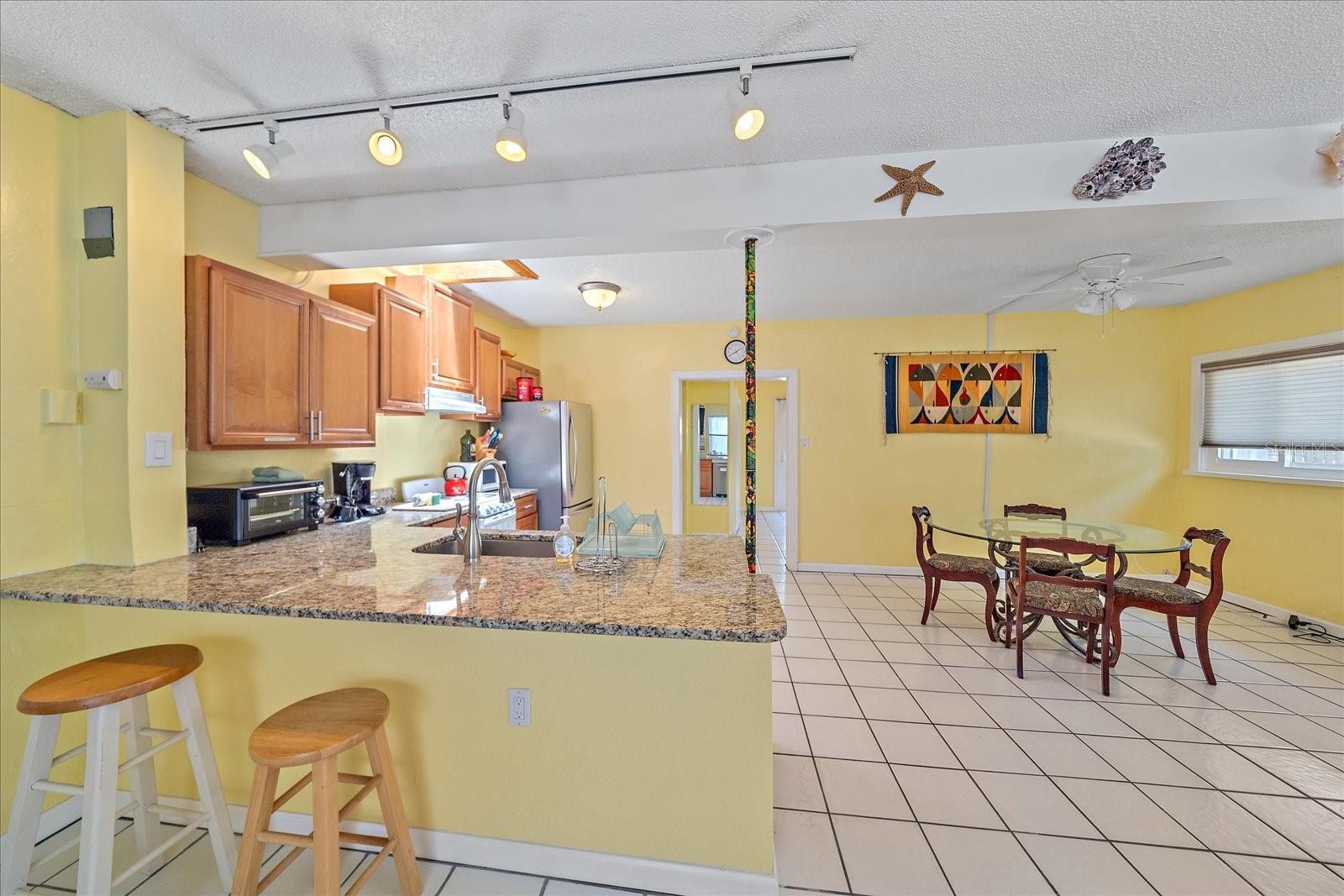 4859 COMMONWEALTH DR