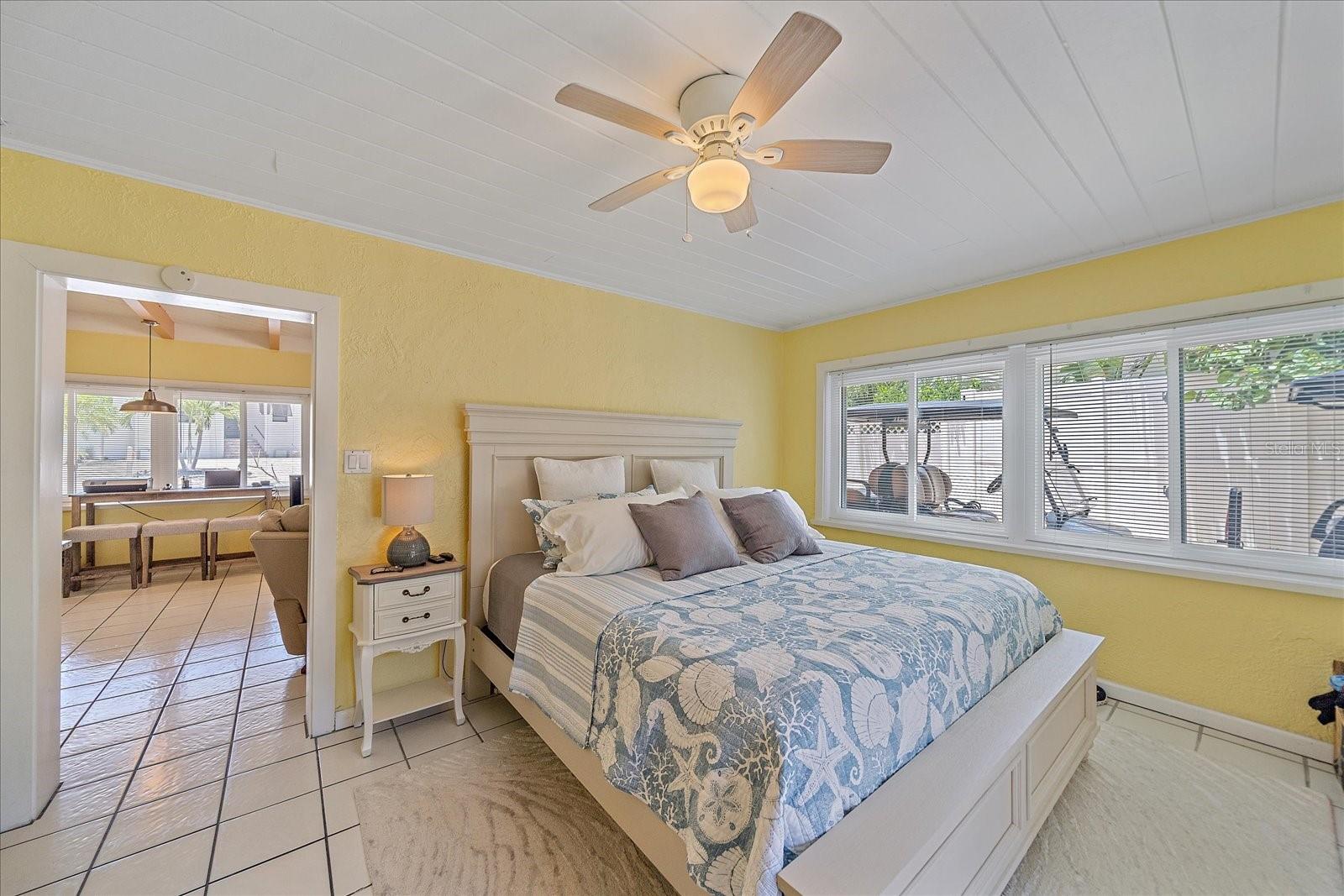 4859 COMMONWEALTH DR