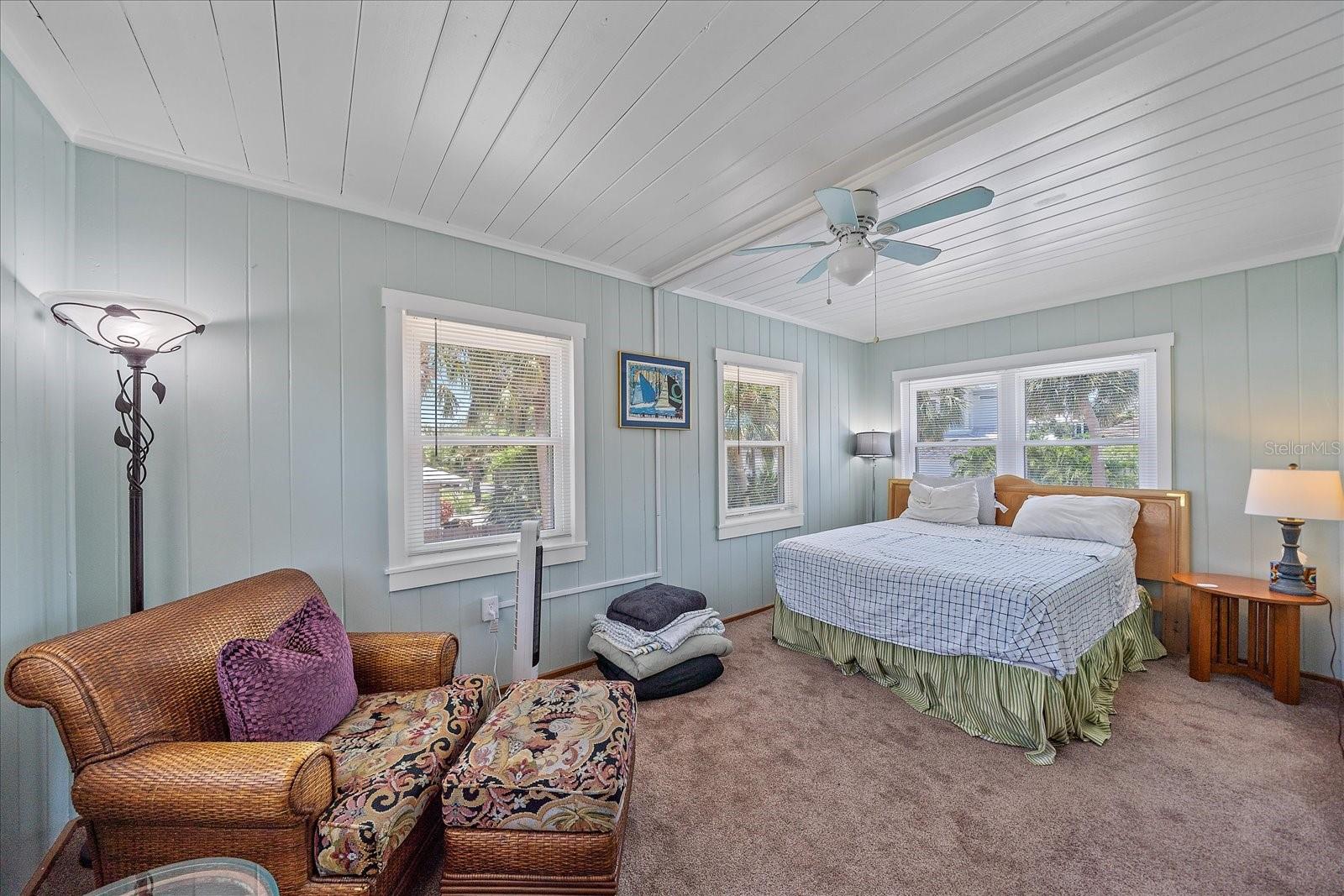 4859 COMMONWEALTH DR