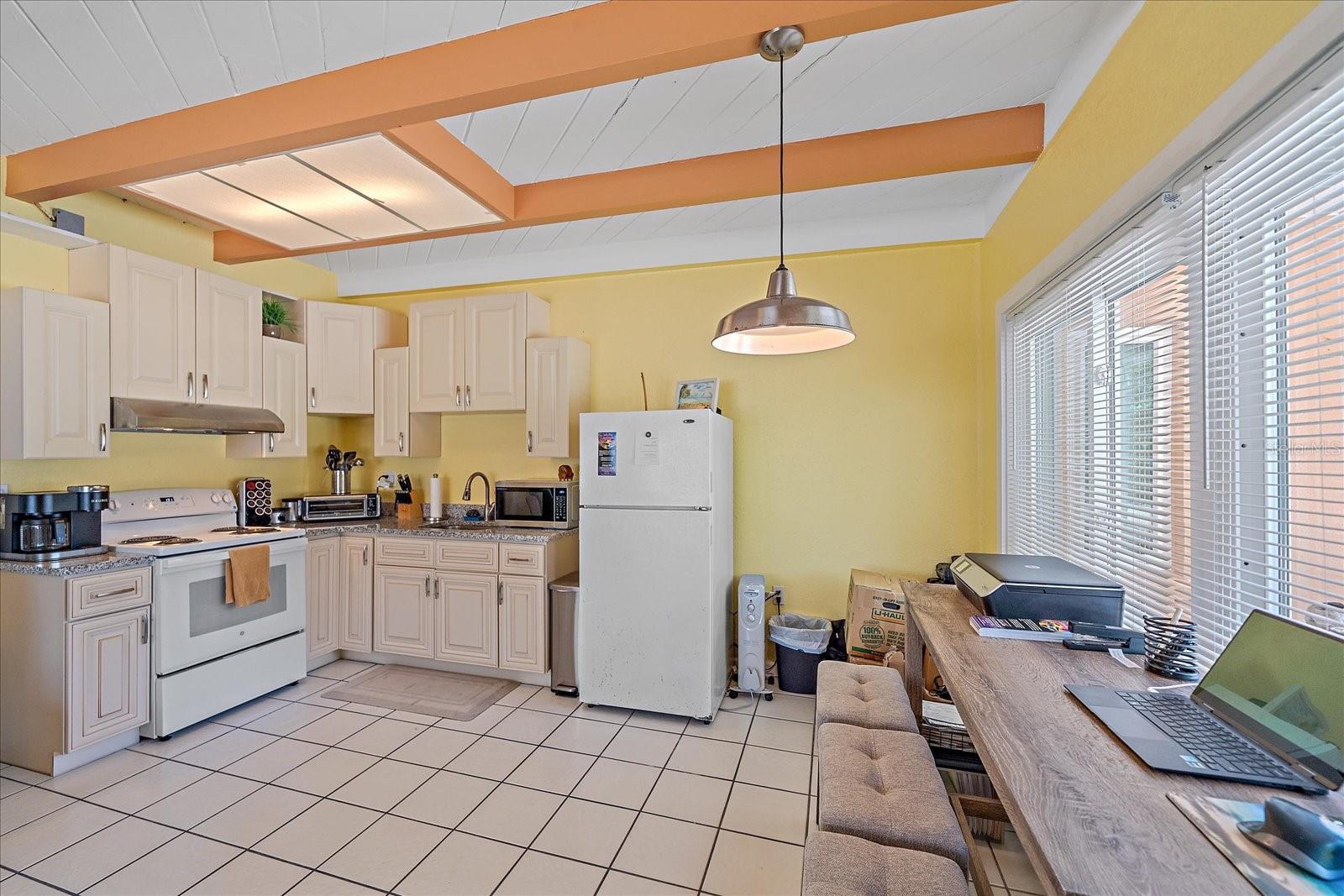 4859 COMMONWEALTH DR