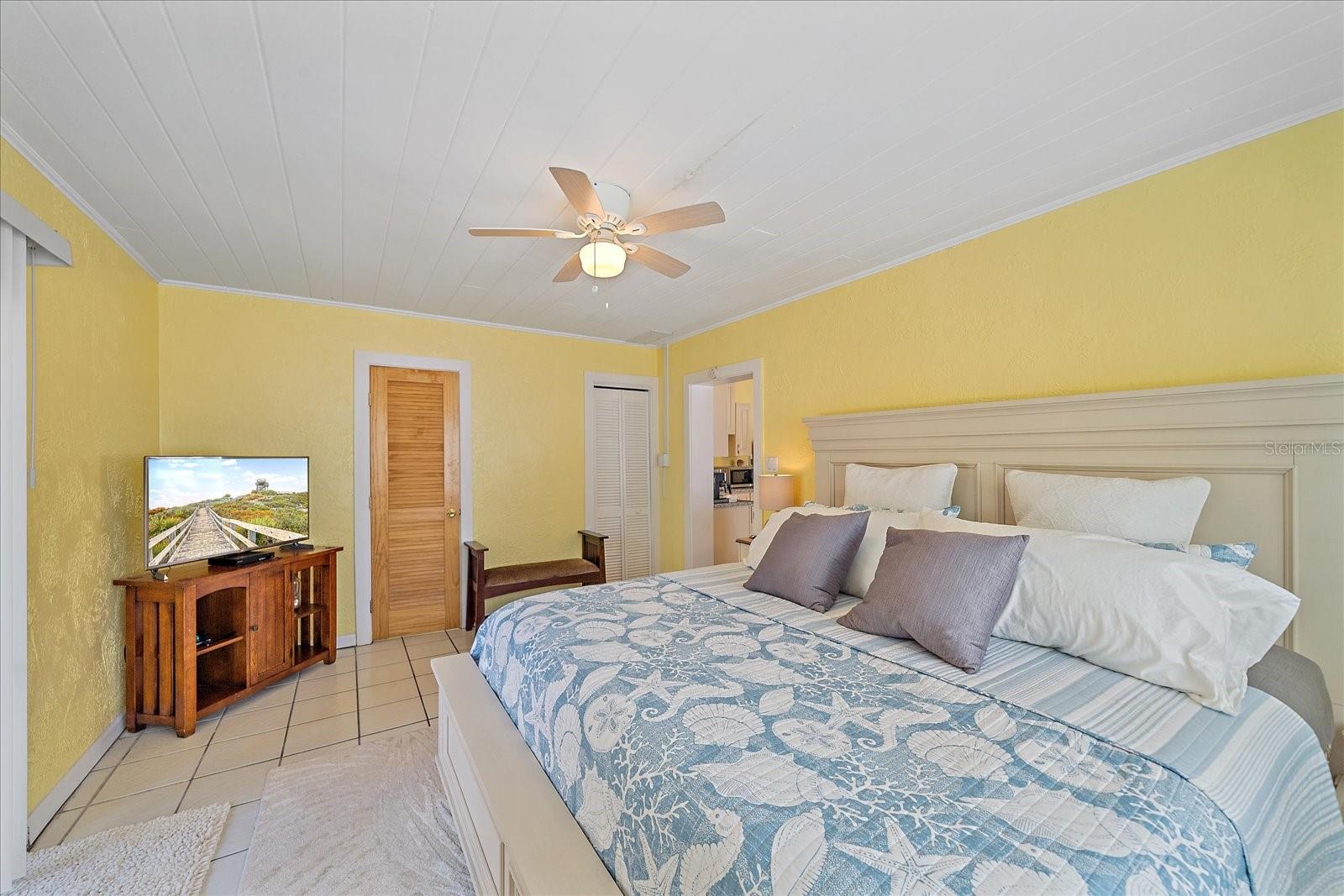 4859 COMMONWEALTH DR