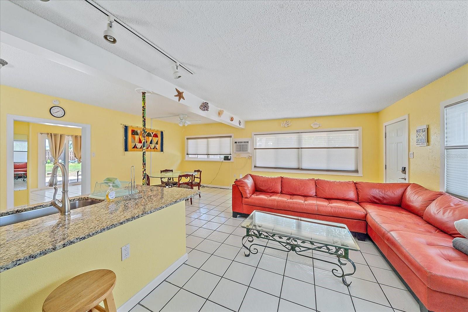 4859 COMMONWEALTH DR