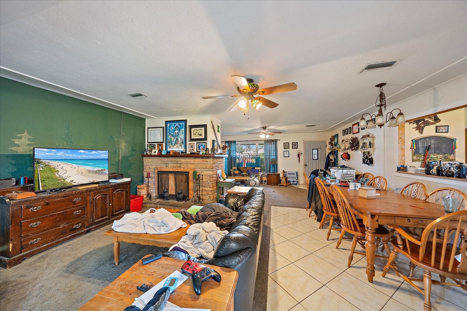 2340 VALENCIA DR