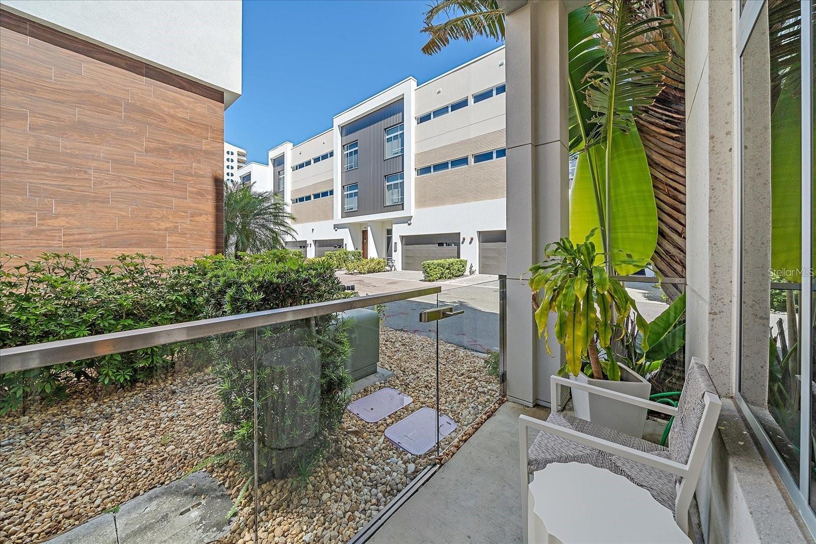232 COSMOPOLITAN CT