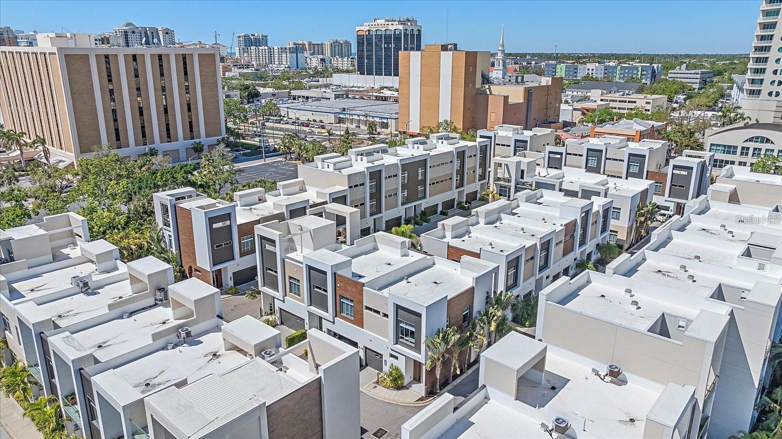 232 COSMOPOLITAN CT