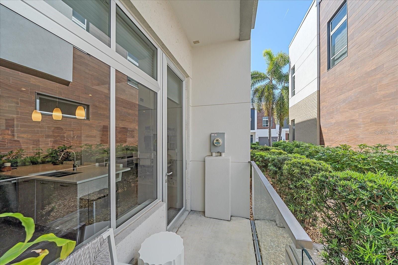 232 COSMOPOLITAN CT