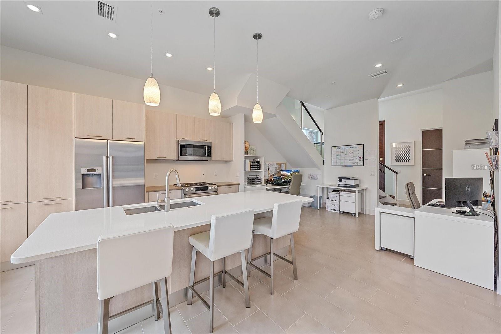 232 COSMOPOLITAN CT