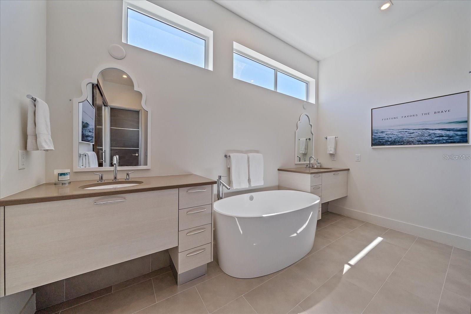 232 COSMOPOLITAN CT