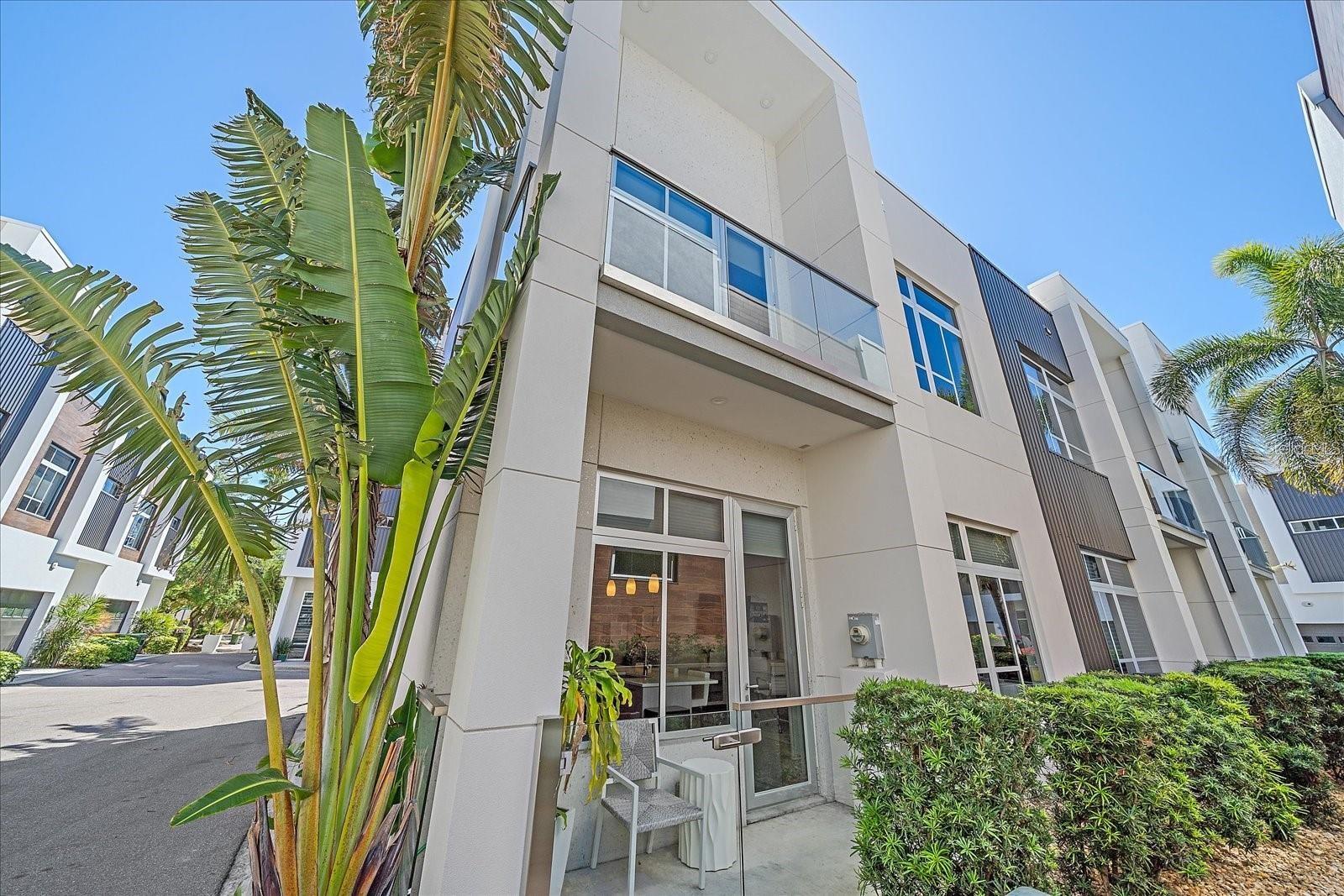 232 COSMOPOLITAN CT