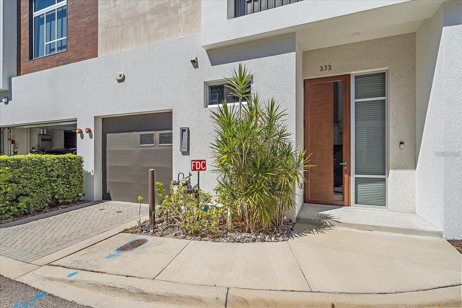 232 COSMOPOLITAN CT