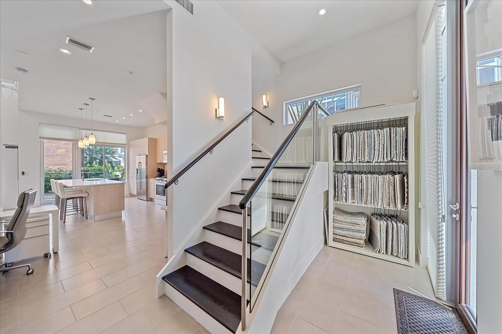 232 COSMOPOLITAN CT