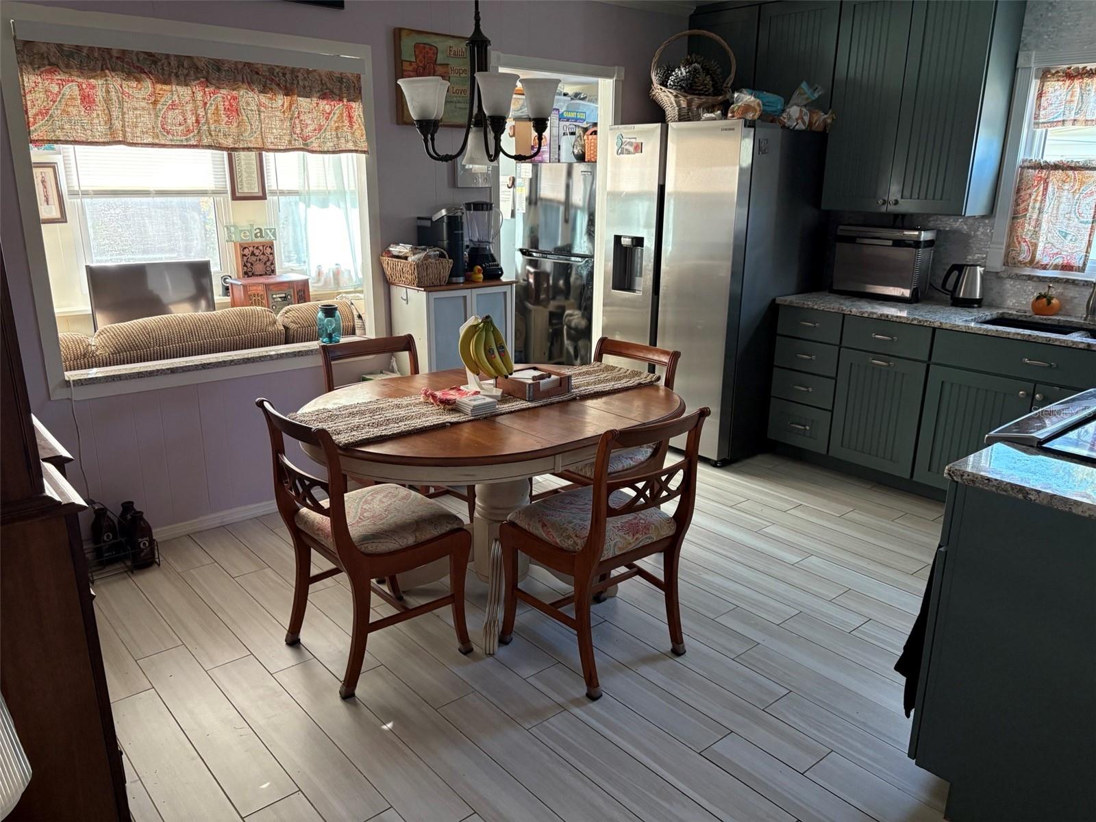 1331 S ALLENDALE AVE