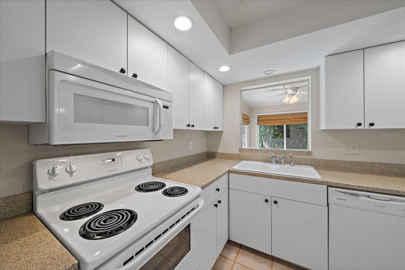 1349 GRAND BLVD #1006