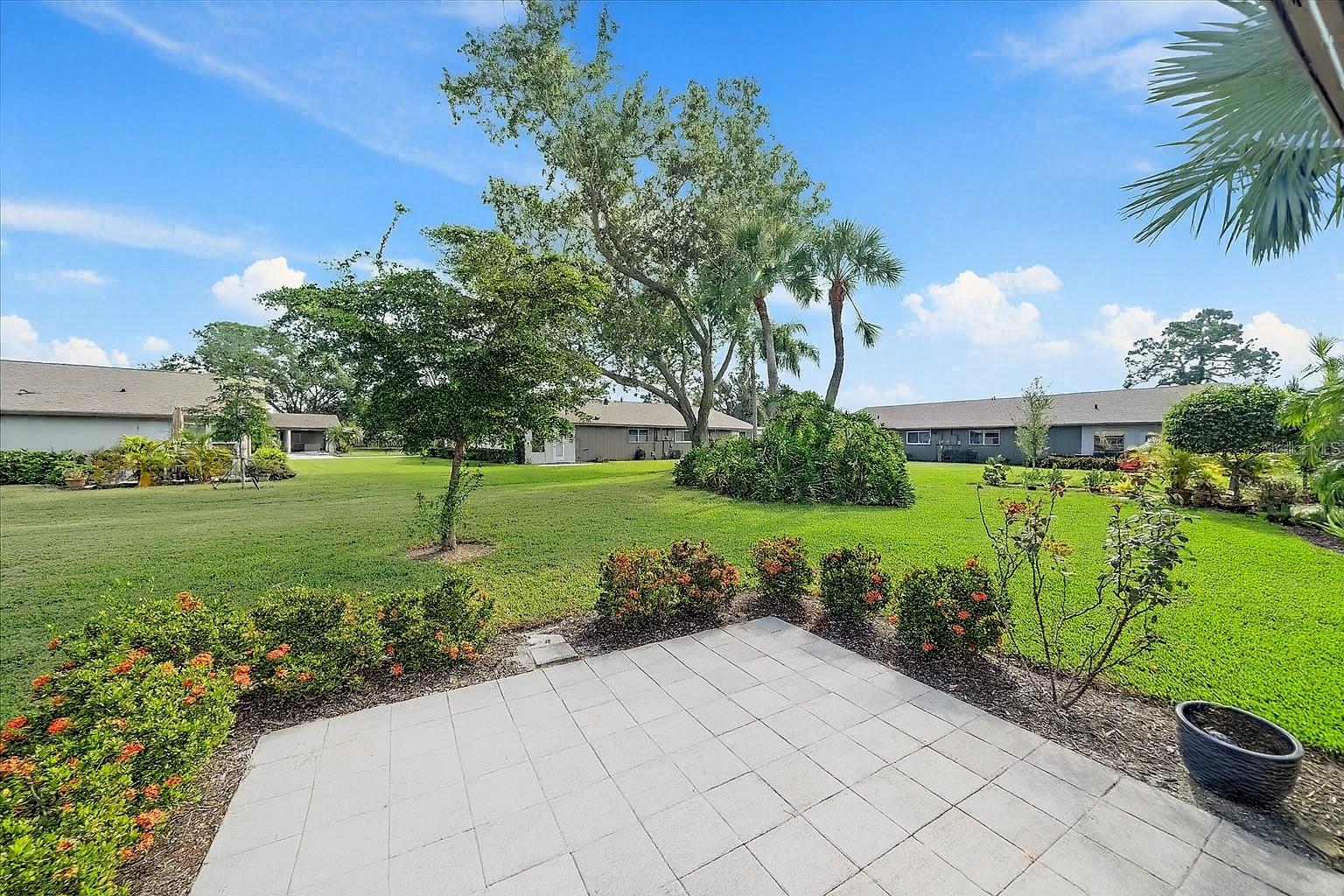 1349 GRAND BLVD #1006