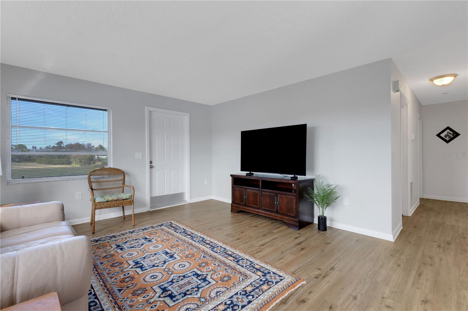 210 ALBEE RD E