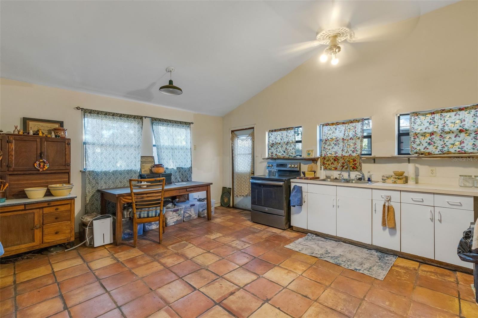 4122 OLD BRADENTON RD