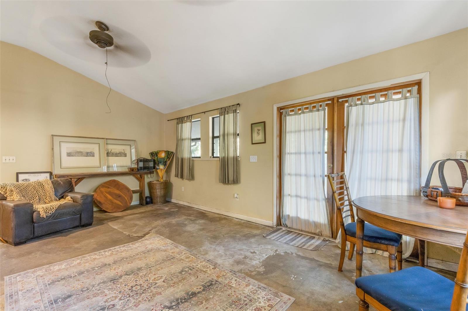 4122 OLD BRADENTON RD